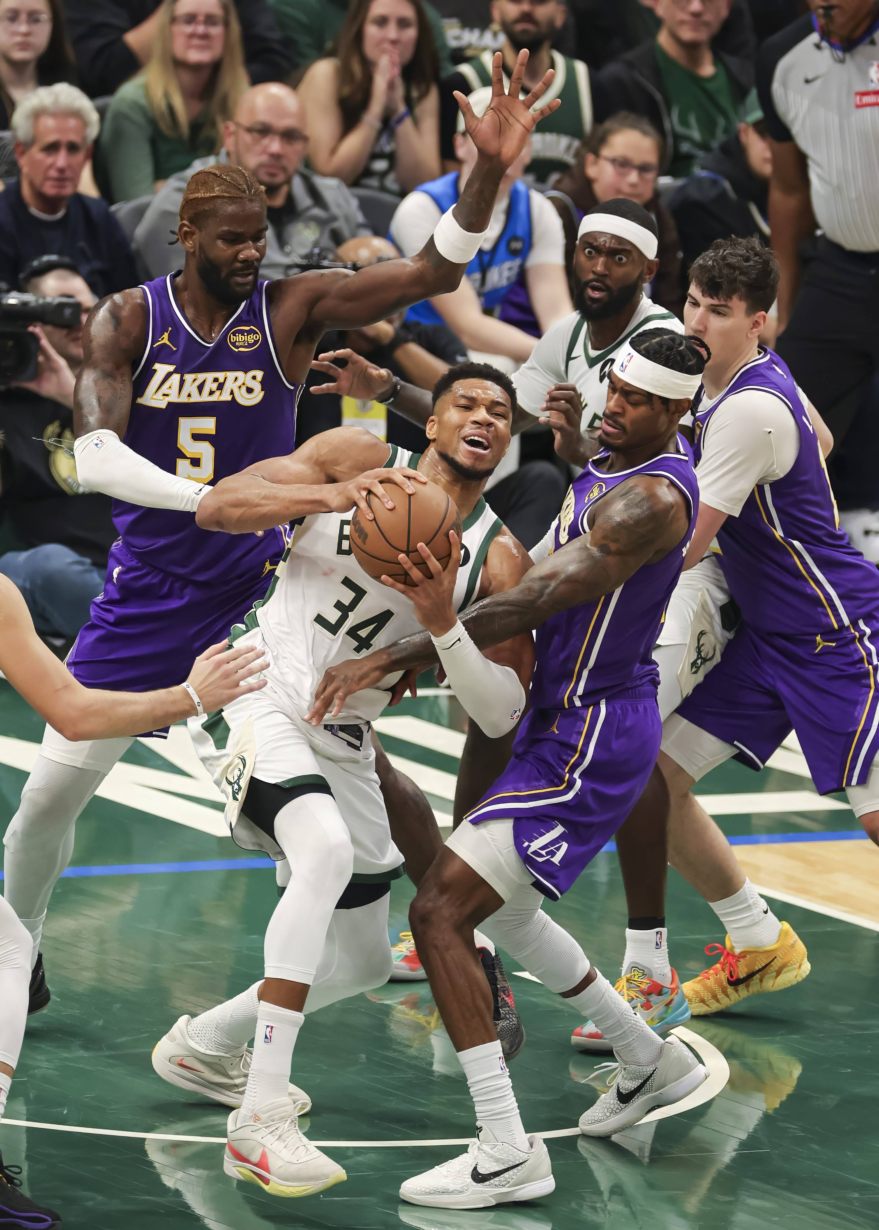 九游手机版NBA常规赛国际比赛日走向成谜，萨克拉门托国王再遭质疑，管理层满意，控场能力受关注的简单介绍